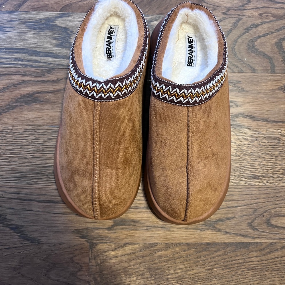 Brown Slippers with Faux Fur Lining